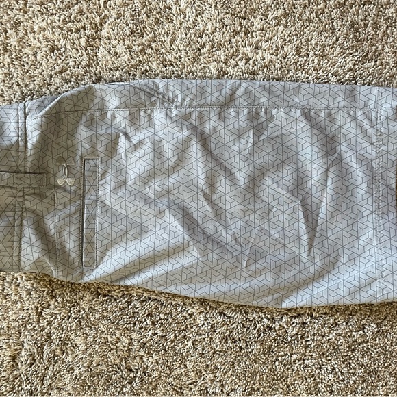 Under Armor boys size 12 shorts gray with darker gray pattern - Picture 4 of 4